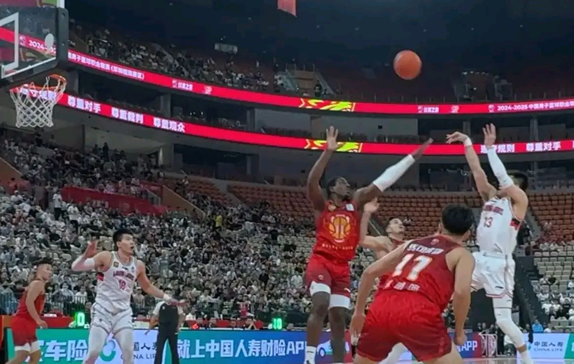  郭艾伦赛后3次落泪 -爱游戏